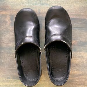Dansko Professional Black Box Leather Clogs 39